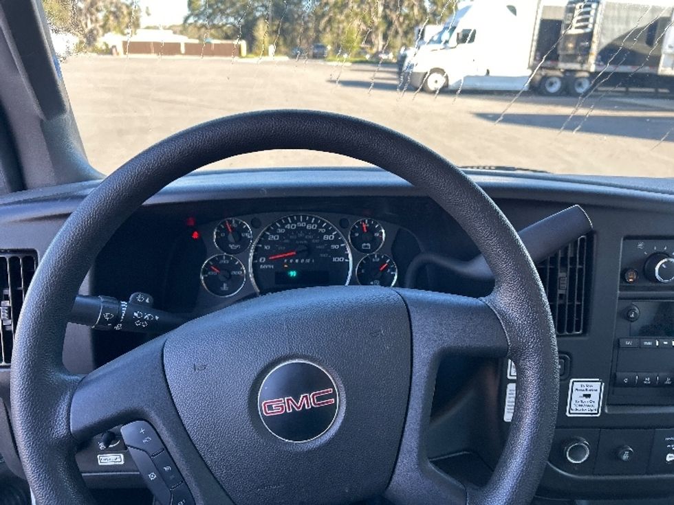 Light Duty Box Truck-Light and Medium Duty Trucks-GMC-2021-Savana G33903-Apopka-FL-107,282\n\t\tmiles-$ 30,000 - Image 18