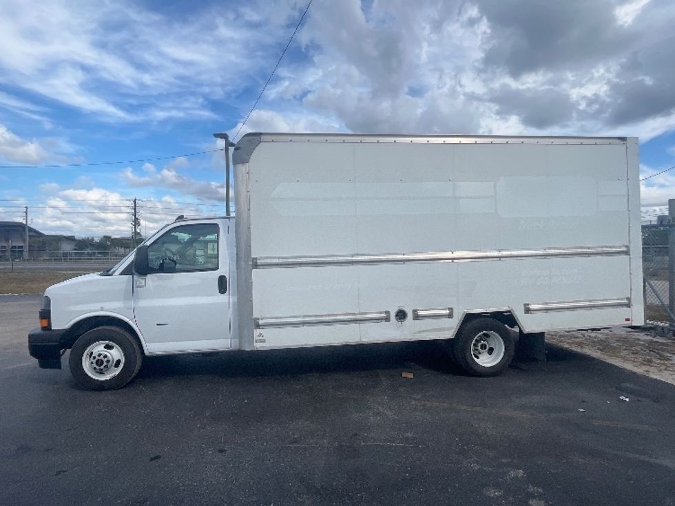 Light Duty Box Truck-Light and Medium Duty Trucks-GMC-2021-Savana G33903-Apopka-FL-107,282\n\t\tmiles-$ 30,000 - Image 4