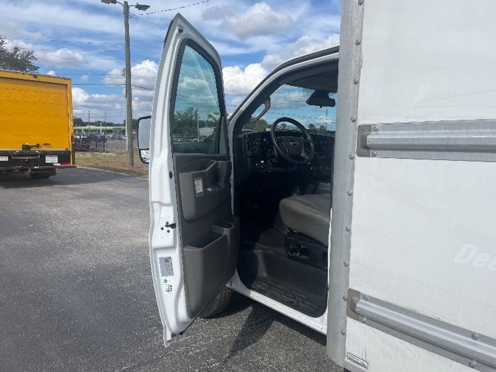 Light Duty Box Truck-Light and Medium Duty Trucks-GMC-2021-Savana G33903-Apopka-FL-108,664\n\t\tmiles-$ 29,750 - Image 16