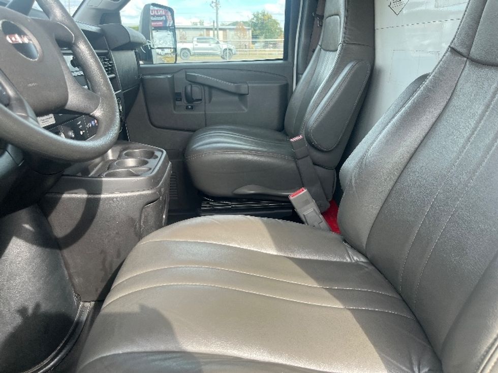 Light Duty Box Truck-Light and Medium Duty Trucks-GMC-2021-Savana G33903-Apopka-FL-108,664\n\t\tmiles-$ 29,750 - Image 19