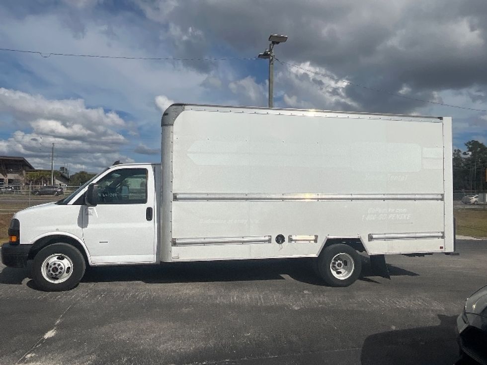 Light Duty Box Truck-Light and Medium Duty Trucks-GMC-2021-Savana G33903-Apopka-FL-108,664\n\t\tmiles-$ 29,750 - Image 4