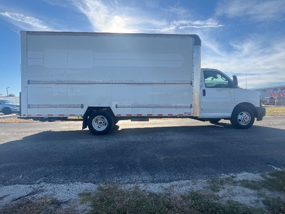 Light Duty Box Truck-Light and Medium Duty Trucks-GMC-2021-Savana G33903-Apopka-FL-111,508\n\t\tmiles-$ 29,500 - Image 15