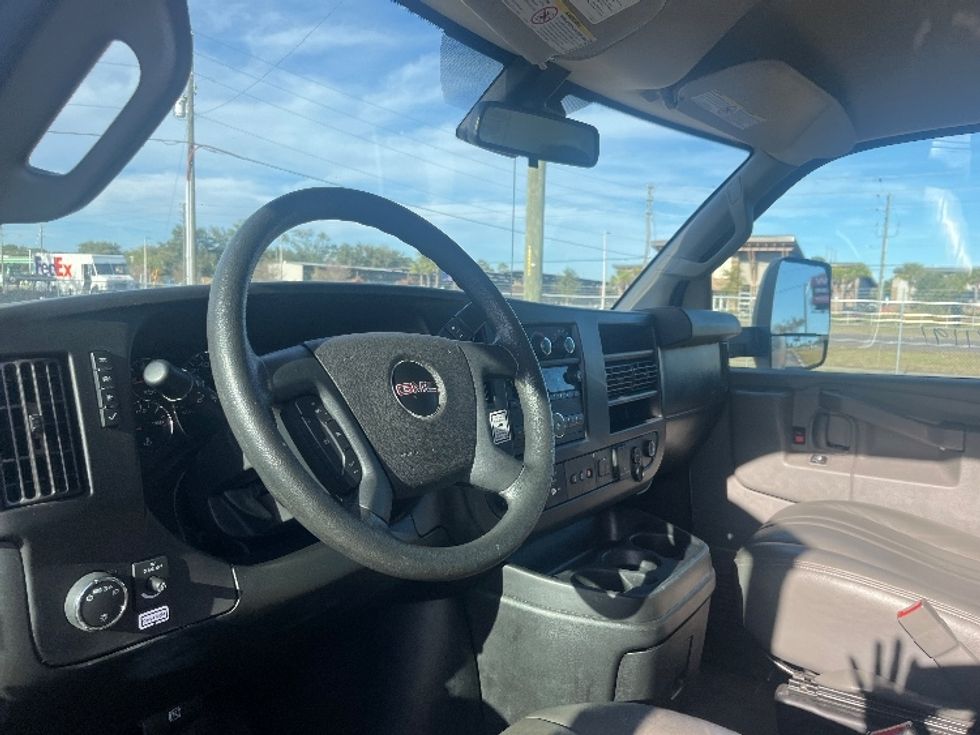 Light Duty Box Truck-Light and Medium Duty Trucks-GMC-2021-Savana G33903-Apopka-FL-111,508\n\t\tmiles-$ 29,500 - Image 17