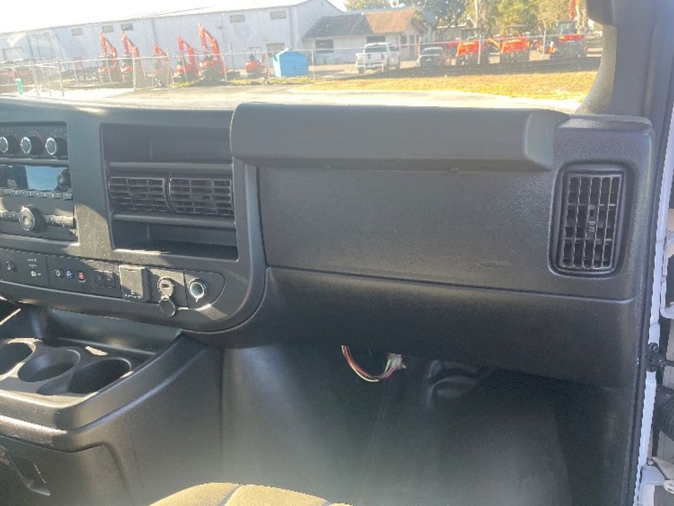 Light Duty Box Truck-Light and Medium Duty Trucks-GMC-2021-Savana G33903-Apopka-FL-111,508\n\t\tmiles-$ 29,500 - Image 21