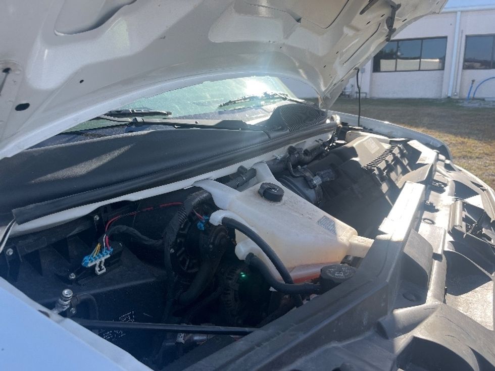 Light Duty Box Truck-Light and Medium Duty Trucks-GMC-2021-Savana G33903-Apopka-FL-111,508\n\t\tmiles-$ 29,500 - Image 23