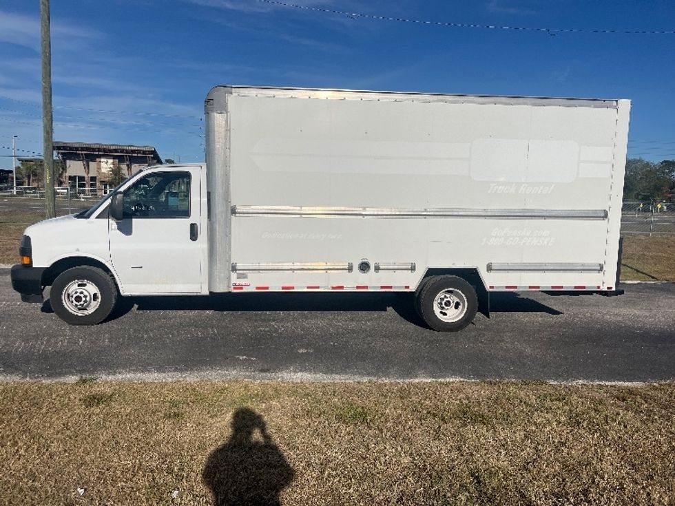 Light Duty Box Truck-Light and Medium Duty Trucks-GMC-2021-Savana G33903-Apopka-FL-111,508\n\t\tmiles-$ 29,500 - Image 4