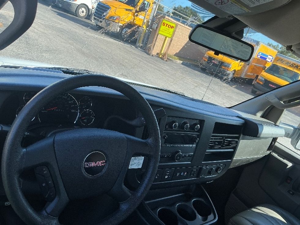 Light Duty Box Truck-Light and Medium Duty Trucks-GMC-2021-Savana G33903-Apopka-FL-114,168\n\t\tmiles-$ 26,750 - Image 18