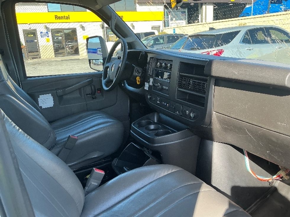 Light Duty Box Truck-Light and Medium Duty Trucks-GMC-2021-Savana G33903-Apopka-FL-114,168\n\t\tmiles-$ 26,750 - Image 22