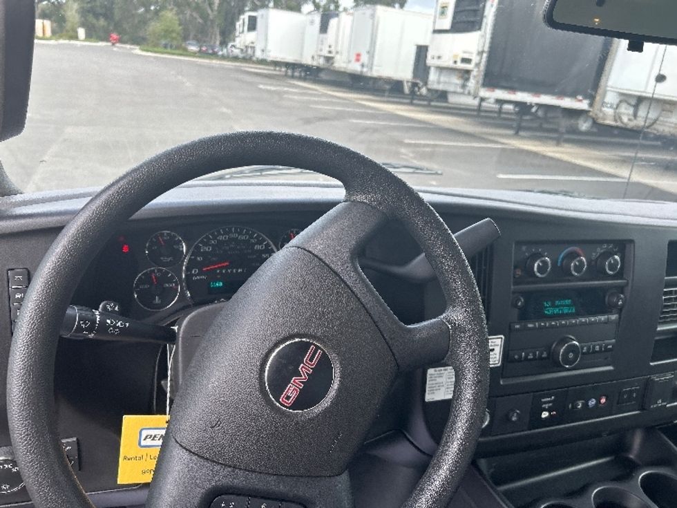 Light Duty Box Truck-Light and Medium Duty Trucks-GMC-2021-Savana G33903-Apopka-FL-116,461\n\t\tmiles-$ 28,750 - Image 17