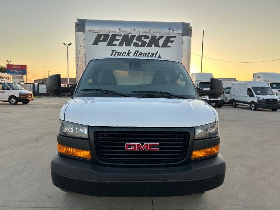 Light Duty Box Truck-Light and Medium Duty Trucks-GMC-2021-Savana G33903-Arlington-TX-102,623\n\t\tmiles-$ 30,000 - Image 2