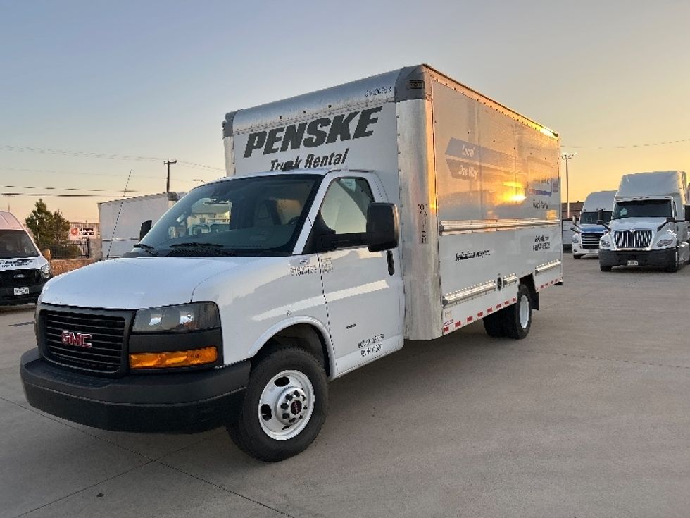 Light Duty Box Truck-Light and Medium Duty Trucks-GMC-2021-Savana G33903-Arlington-TX-102,623\n\t\tmiles-$ 30,000 - Image 3