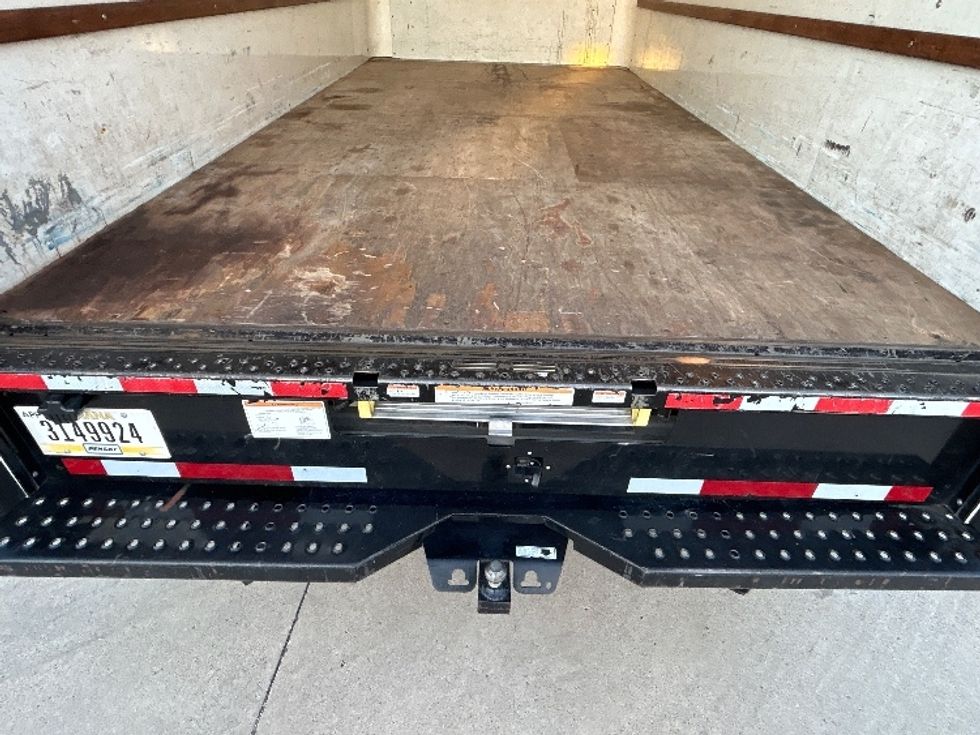 Light Duty Box Truck-Light and Medium Duty Trucks-GMC-2021-Savana G33903-Arlington-TX-102,623\n\t\tmiles-$ 30,000 - Image 9