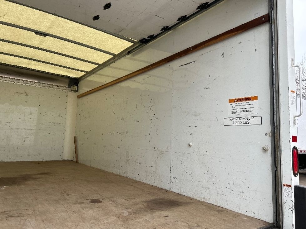 Light Duty Box Truck-Light and Medium Duty Trucks-GMC-2021-Savana G33903-Arlington-TX-114,260\n\t\tmiles-$ 27,750 - Image 10