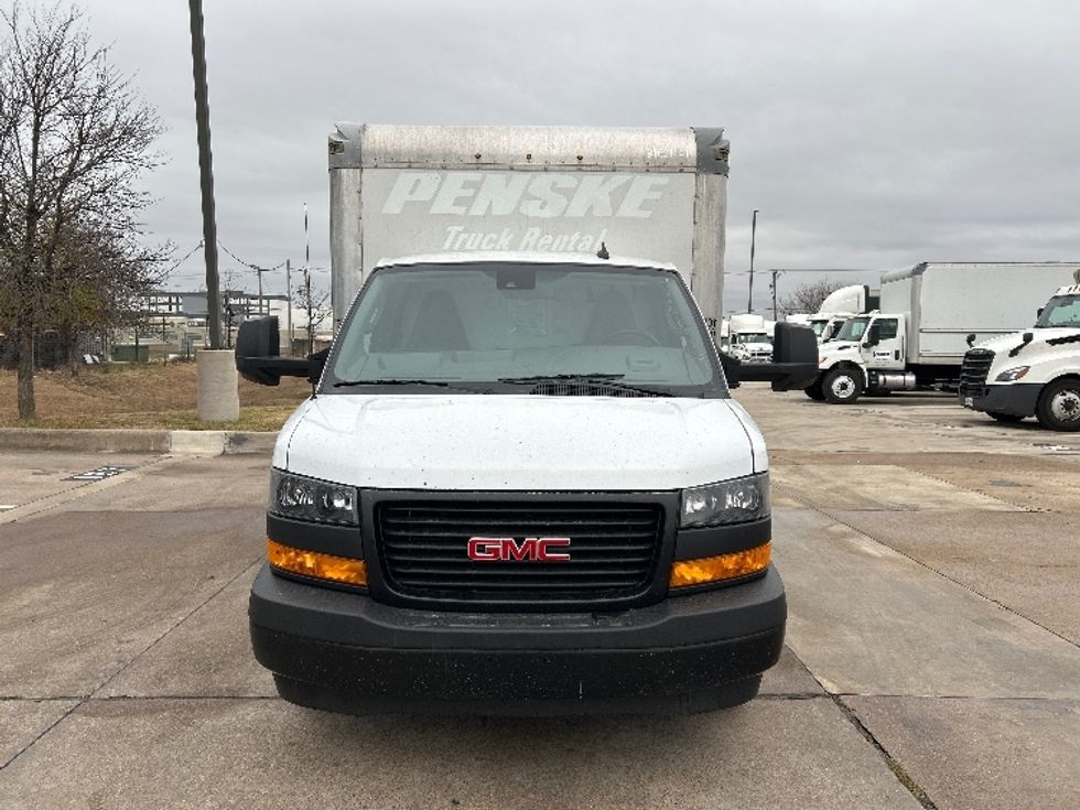 Light Duty Box Truck-Light and Medium Duty Trucks-GMC-2021-Savana G33903-Arlington-TX-114,260\n\t\tmiles-$ 27,750 - Image 2