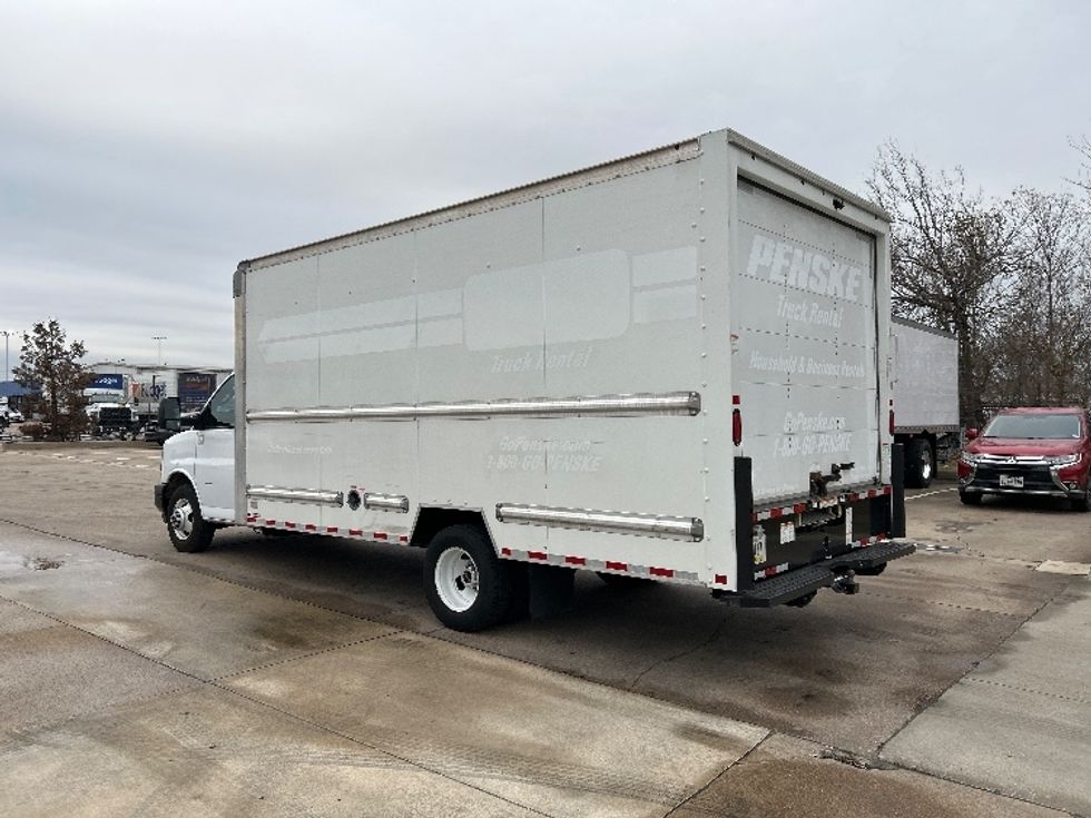Light Duty Box Truck-Light and Medium Duty Trucks-GMC-2021-Savana G33903-Arlington-TX-114,260\n\t\tmiles-$ 27,750 - Image 5