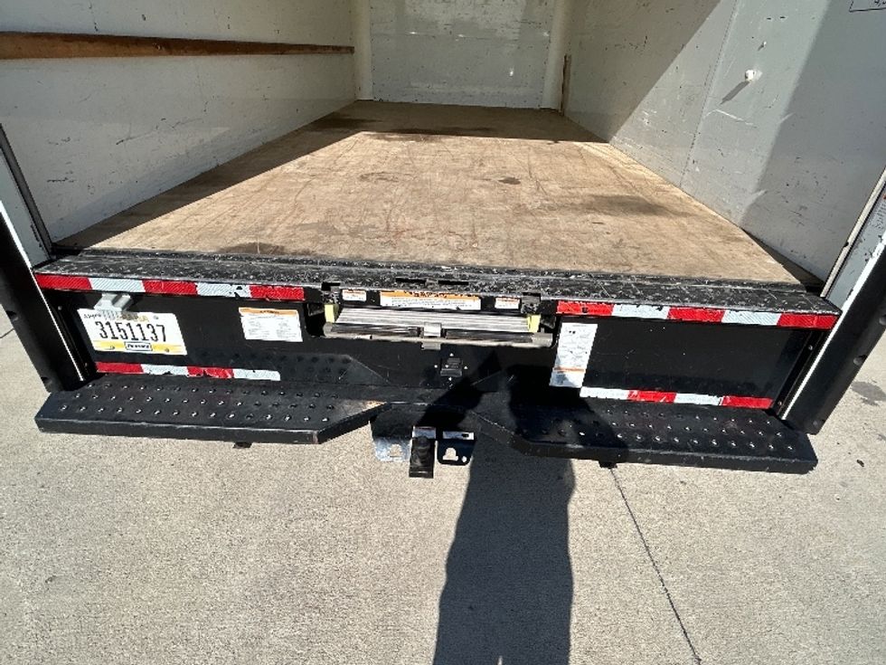 Light Duty Box Truck-Light and Medium Duty Trucks-GMC-2021-Savana G33903-Arlington-TX-114,260\n\t\tmiles-$ 27,750 - Image 8