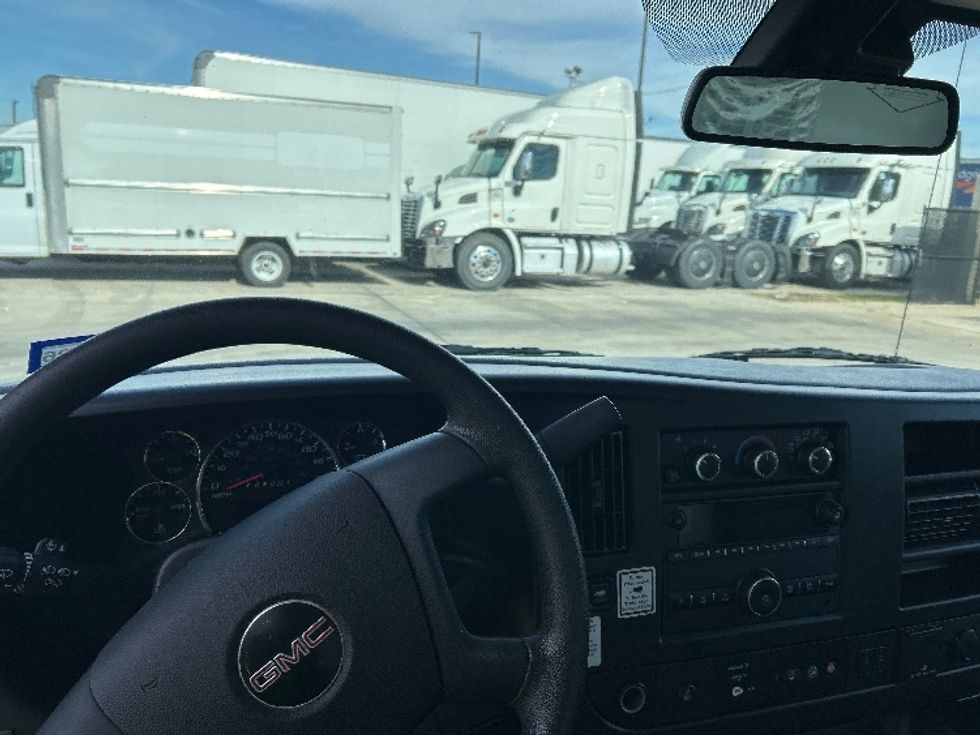 Light Duty Box Truck-Light and Medium Duty Trucks-GMC-2021-Savana G33903-Arlington-TX-83,942\n\t\tmiles-$ 31,250 - Image 18