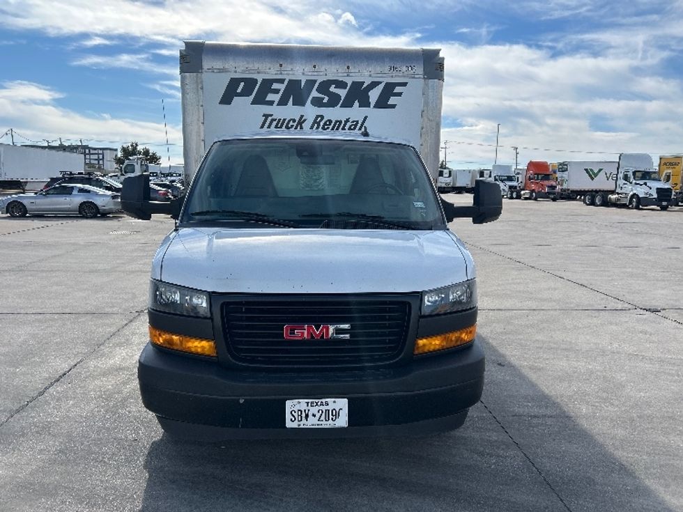 Light Duty Box Truck-Light and Medium Duty Trucks-GMC-2021-Savana G33903-Arlington-TX-83,942\n\t\tmiles-$ 31,250 - Image 2