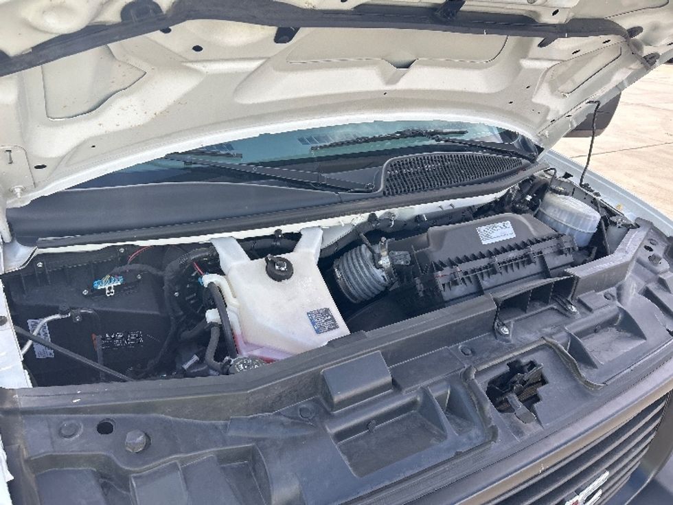 Light Duty Box Truck-Light and Medium Duty Trucks-GMC-2021-Savana G33903-Arlington-TX-83,942\n\t\tmiles-$ 31,250 - Image 23