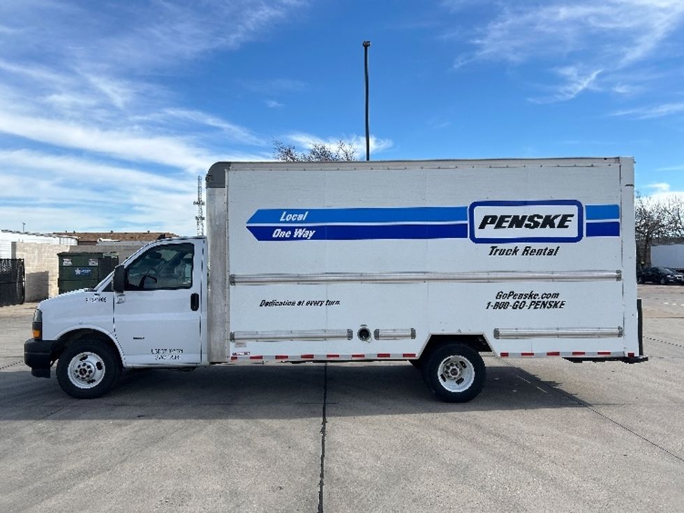 Light Duty Box Truck-Light and Medium Duty Trucks-GMC-2021-Savana G33903-Arlington-TX-83,942\n\t\tmiles-$ 31,250 - Image 4