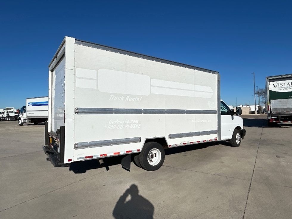 Light Duty Box Truck-Light and Medium Duty Trucks-GMC-2021-Savana G33903-Arlington-TX-96,032\n\t\tmiles-$ 29,750 - Image 11