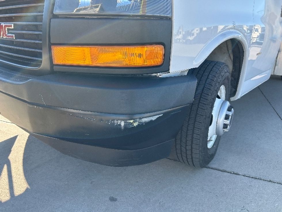 Light Duty Box Truck-Light and Medium Duty Trucks-GMC-2021-Savana G33903-Arlington-TX-96,032\n\t\tmiles-$ 29,750 - Image 23