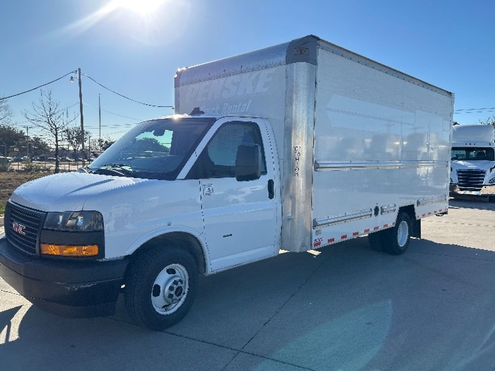 Light Duty Box Truck-Light and Medium Duty Trucks-GMC-2021-Savana G33903-Arlington-TX-96,032\n\t\tmiles-$ 29,750 - Image 3