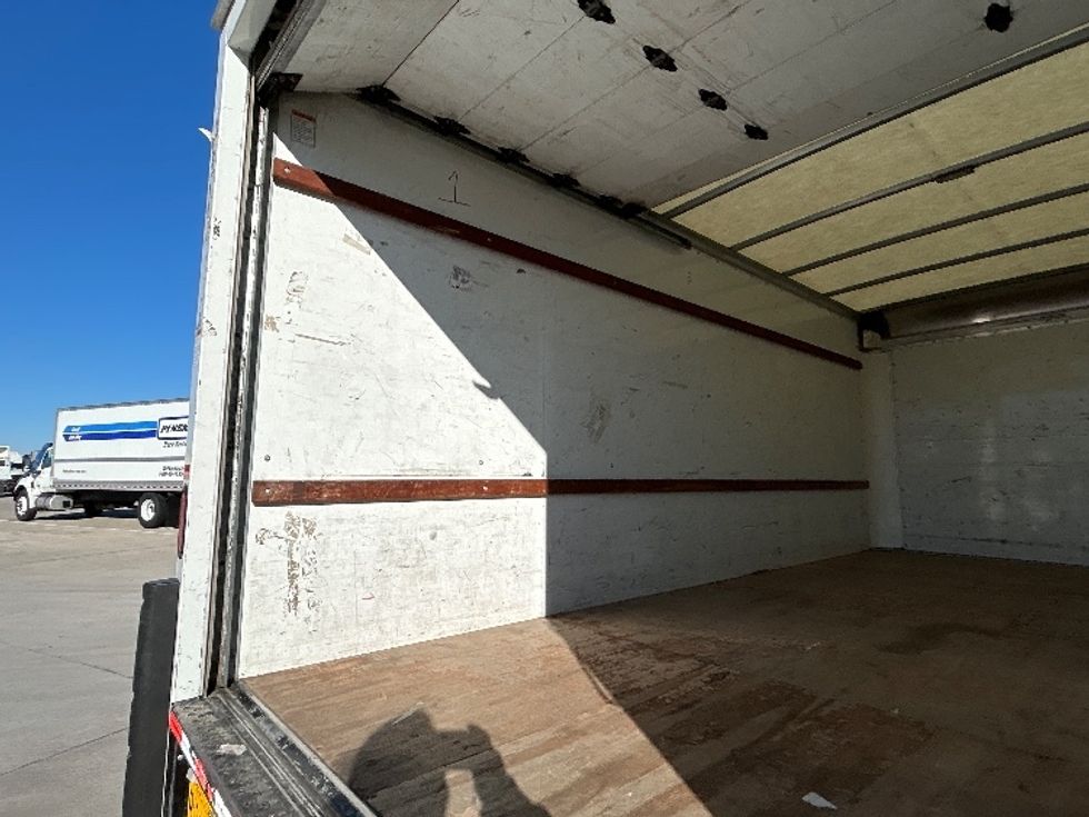 Light Duty Box Truck-Light and Medium Duty Trucks-GMC-2021-Savana G33903-Arlington-TX-96,032\n\t\tmiles-$ 29,750 - Image 9