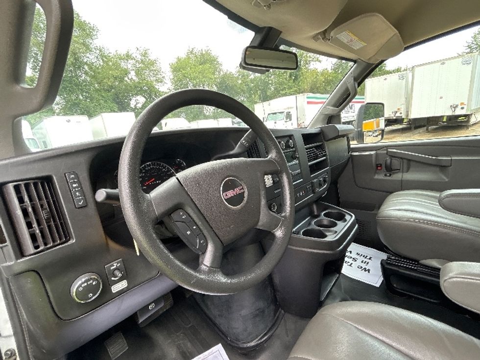 Light Duty Box Truck-Light and Medium Duty Trucks-GMC-2021-Savana G33903-Asheville-NC-61,605\n\t\tmiles-$ 35,750 - Image 17