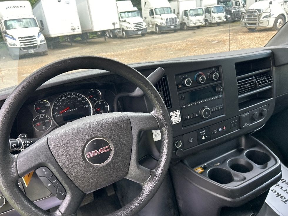 Light Duty Box Truck-Light and Medium Duty Trucks-GMC-2021-Savana G33903-Asheville-NC-61,605\n\t\tmiles-$ 35,750 - Image 18