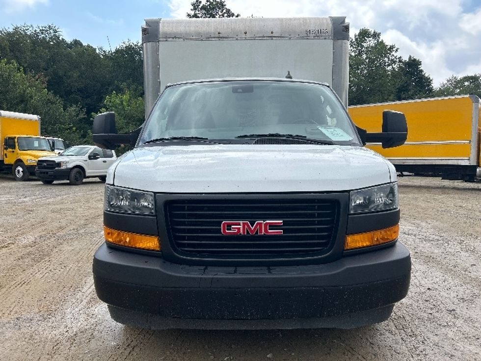 Light Duty Box Truck-Light and Medium Duty Trucks-GMC-2021-Savana G33903-Asheville-NC-61,605\n\t\tmiles-$ 35,750 - Image 2
