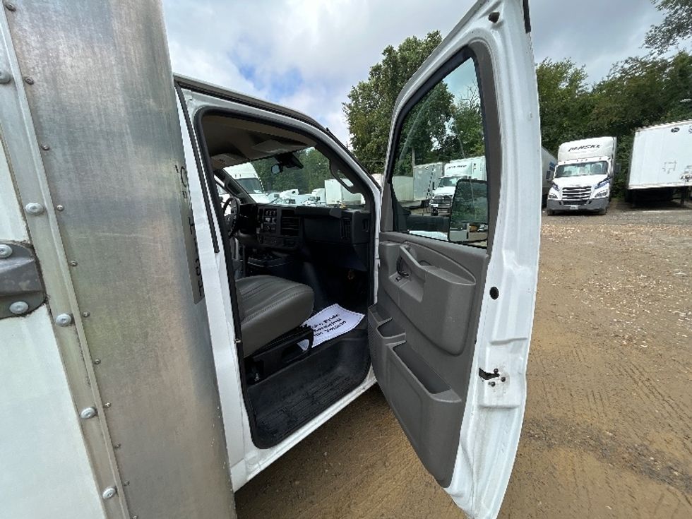 Light Duty Box Truck-Light and Medium Duty Trucks-GMC-2021-Savana G33903-Asheville-NC-61,605\n\t\tmiles-$ 35,750 - Image 20