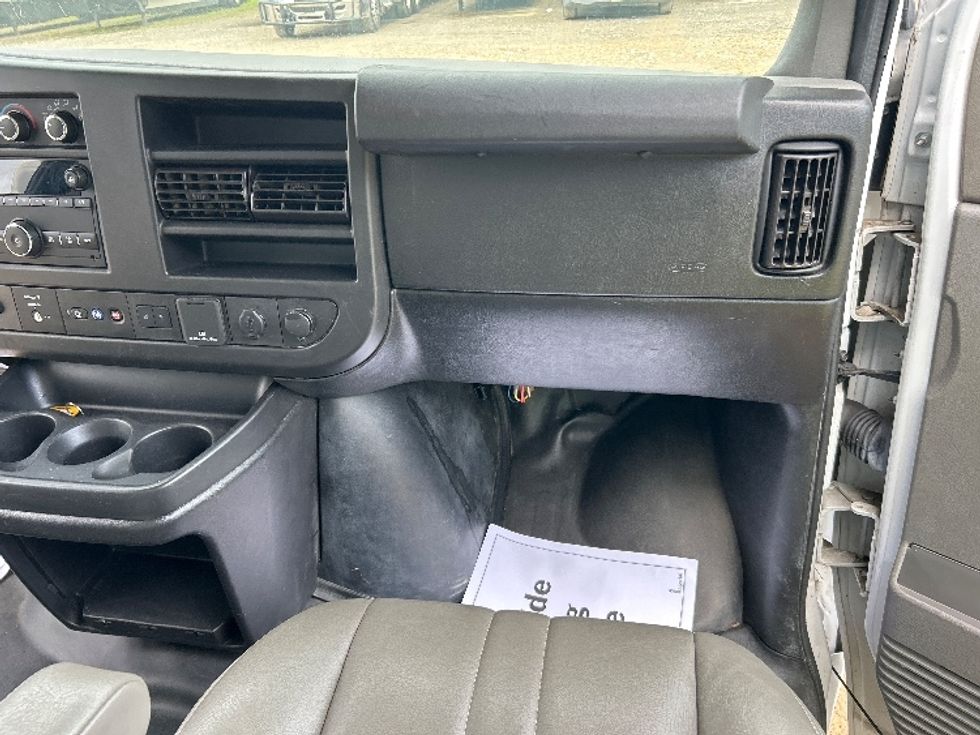 Light Duty Box Truck-Light and Medium Duty Trucks-GMC-2021-Savana G33903-Asheville-NC-61,605\n\t\tmiles-$ 35,750 - Image 21