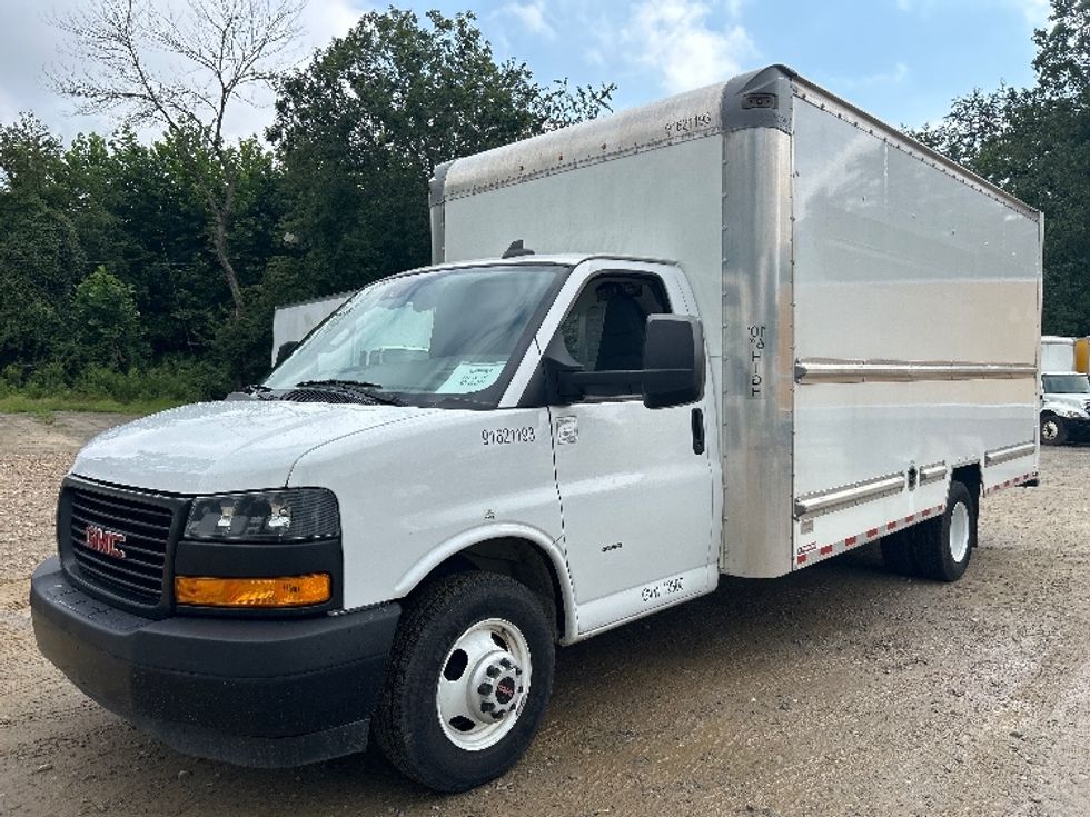 Light Duty Box Truck-Light and Medium Duty Trucks-GMC-2021-Savana G33903-Asheville-NC-61,605\n\t\tmiles-$ 35,750 - Image 3