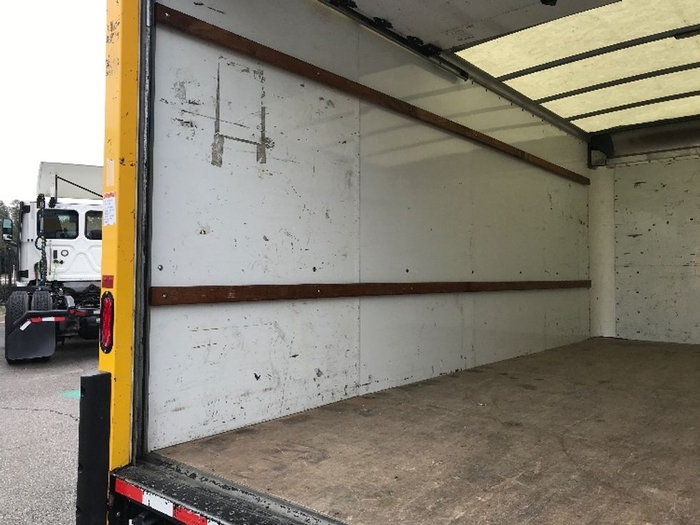 Light Duty Box Truck-Light and Medium Duty Trucks-GMC-2021-Savana G33903-Ashland-VA-70,991\n\t\tmiles-$ 36,000 - Image 10