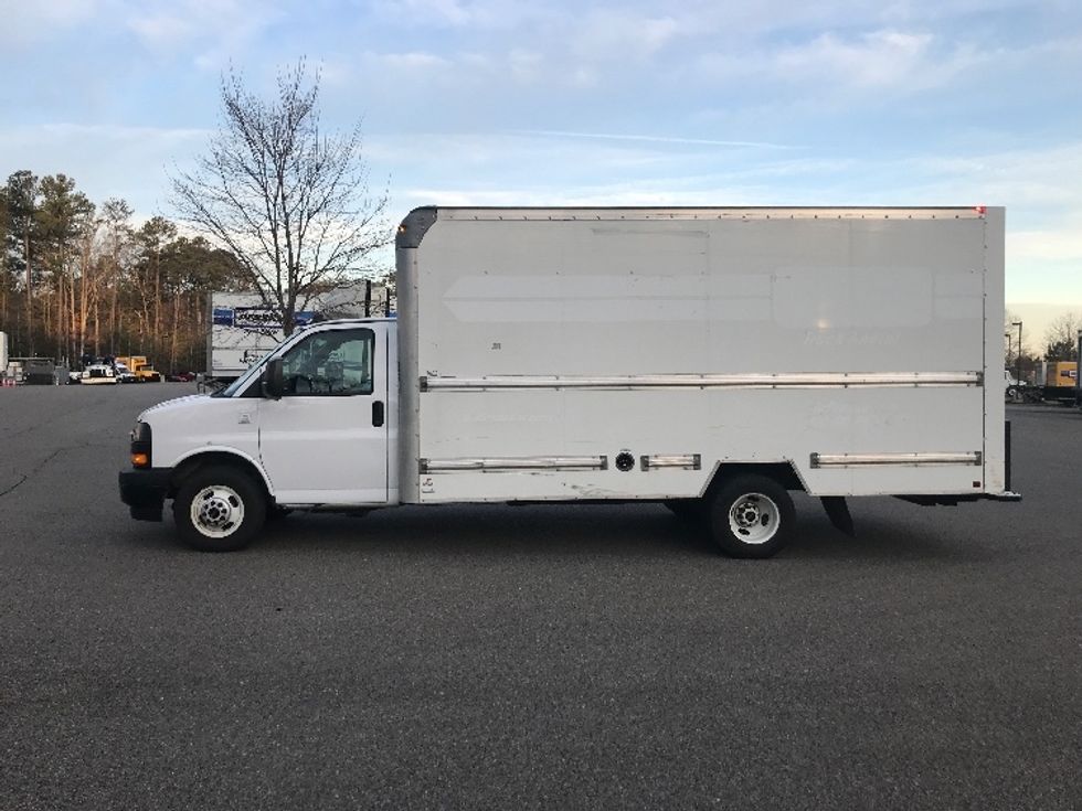 Light Duty Box Truck-Light and Medium Duty Trucks-GMC-2021-Savana G33903-Ashland-VA-91,732\n\t\tmiles-$ 32,250 - Image 4