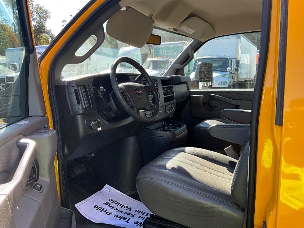 Light Duty Box Truck-Light and Medium Duty Trucks-GMC-2021-Savana G33903-Atlanta (Forest Park)-GA-116,760\n\t\tmiles-$ 23,000 - Image 15