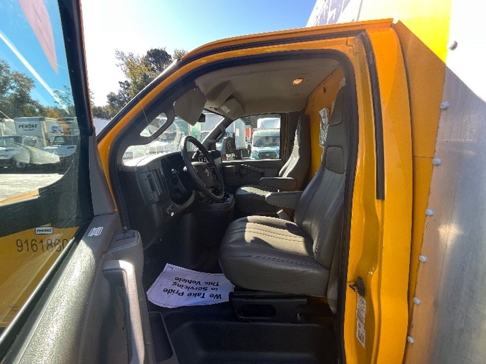 Light Duty Box Truck-Light and Medium Duty Trucks-GMC-2021-Savana G33903-Atlanta (Forest Park)-GA-116,760\n\t\tmiles-$ 23,000 - Image 17