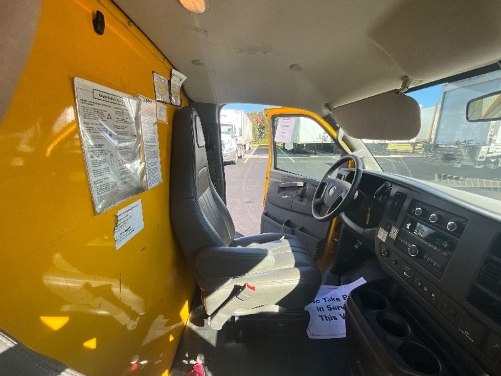 Light Duty Box Truck-Light and Medium Duty Trucks-GMC-2021-Savana G33903-Atlanta (Forest Park)-GA-116,760\n\t\tmiles-$ 23,000 - Image 20