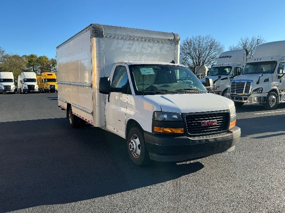 Light Duty Box Truck-Light and Medium Duty Trucks-GMC-2021-Savana G33903-Atlanta (Forest Park)-GA-92,220\n\t\tmiles-$ 31,750 - Image 1