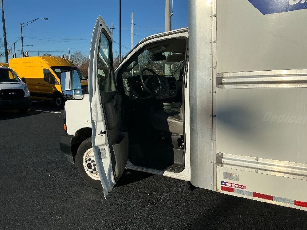 Light Duty Box Truck-Light and Medium Duty Trucks-GMC-2021-Savana G33903-Atlanta (Forest Park)-GA-92,220\n\t\tmiles-$ 31,750 - Image 15