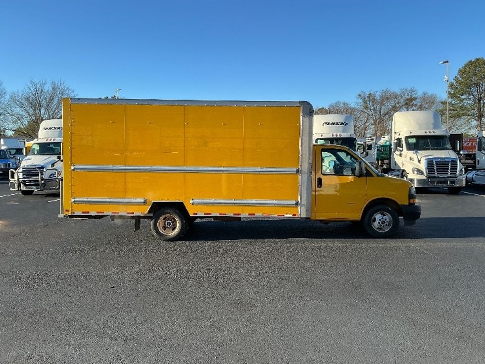Light Duty Box Truck-Light and Medium Duty Trucks-GMC-2021-Savana G33903-Atlanta (Forest Park)-GA-98,599\n\t\tmiles-$ 27,750 - Image 15