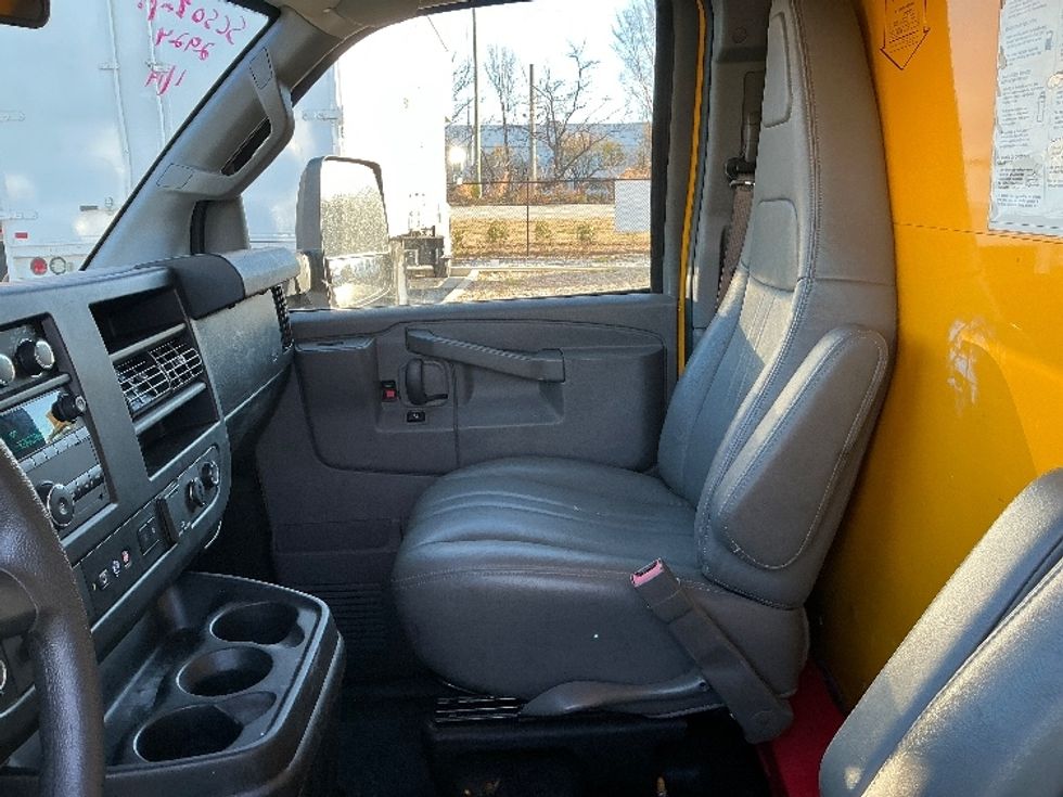 Light Duty Box Truck-Light and Medium Duty Trucks-GMC-2021-Savana G33903-Atlanta (Forest Park)-GA-98,599\n\t\tmiles-$ 27,750 - Image 20