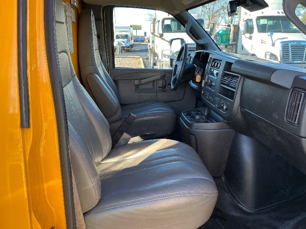 Light Duty Box Truck-Light and Medium Duty Trucks-GMC-2021-Savana G33903-Atlanta (Forest Park)-GA-98,599\n\t\tmiles-$ 27,750 - Image 22