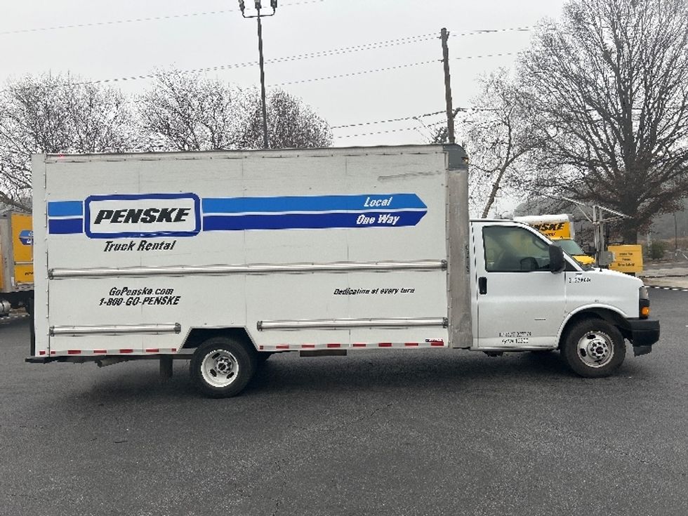 Light Duty Box Truck-Light and Medium Duty Trucks-GMC-2021-Savana G33903-Atlanta-GA-102,933\n\t\tmiles-$ 30,500 - Image 14