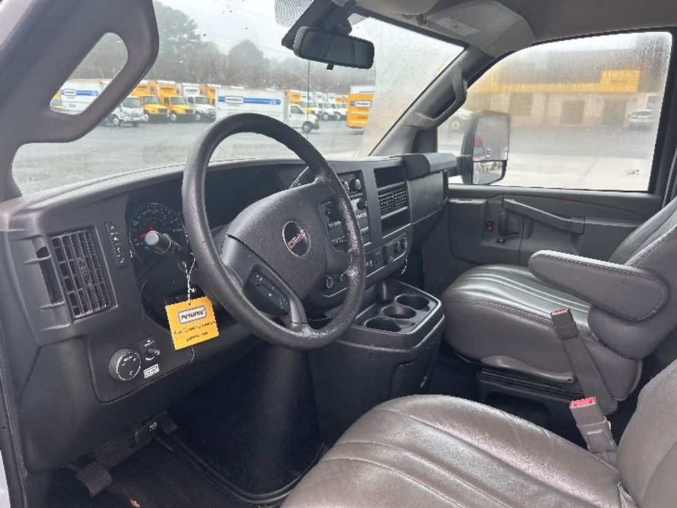 Light Duty Box Truck-Light and Medium Duty Trucks-GMC-2021-Savana G33903-Atlanta-GA-102,933\n\t\tmiles-$ 30,500 - Image 16