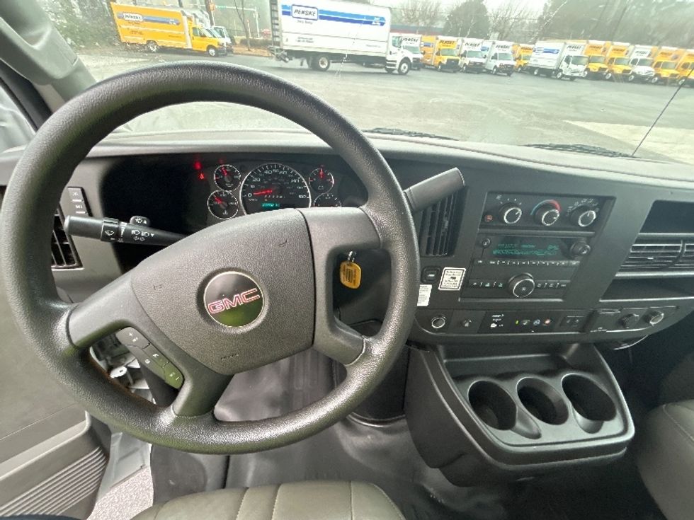 Light Duty Box Truck-Light and Medium Duty Trucks-GMC-2021-Savana G33903-Atlanta-GA-102,933\n\t\tmiles-$ 30,500 - Image 17