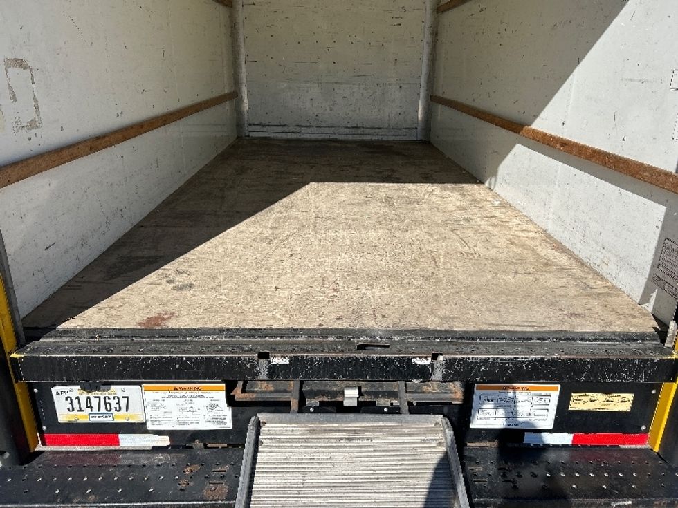 Light Duty Box Truck-Light and Medium Duty Trucks-GMC-2021-Savana G33903-Atlanta-GA-104,865\n\t\tmiles-$ 28,000 - Image 10