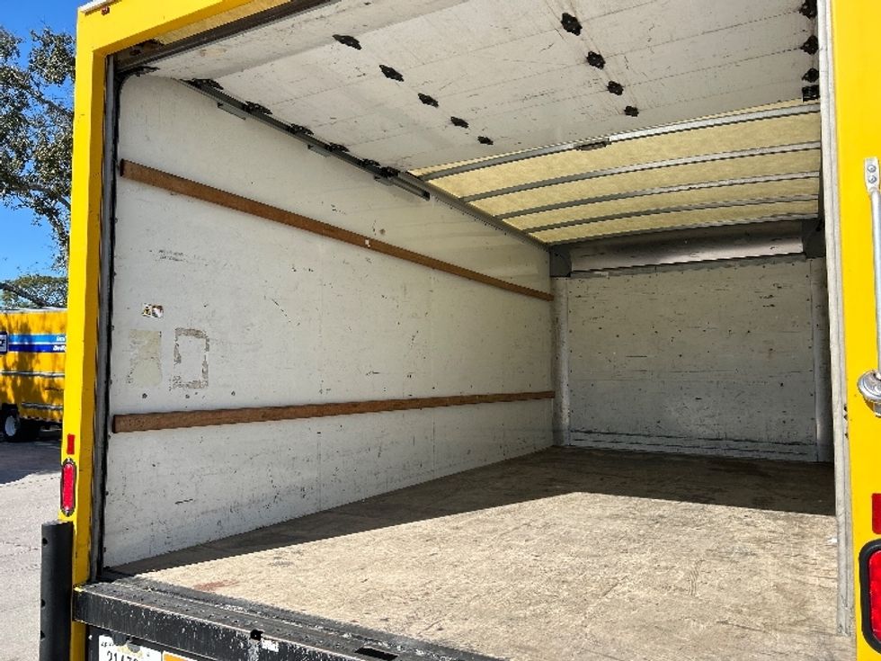 Light Duty Box Truck-Light and Medium Duty Trucks-GMC-2021-Savana G33903-Atlanta-GA-104,865\n\t\tmiles-$ 28,000 - Image 11