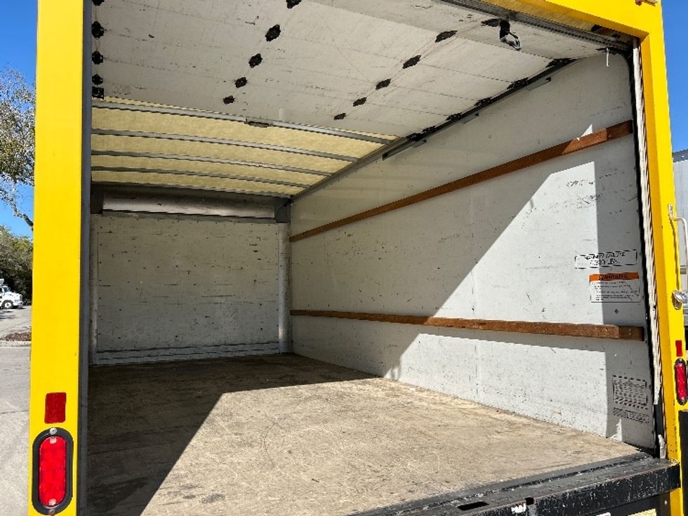 Light Duty Box Truck-Light and Medium Duty Trucks-GMC-2021-Savana G33903-Atlanta-GA-104,865\n\t\tmiles-$ 28,000 - Image 12